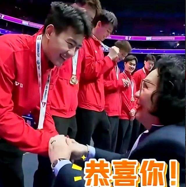 小时丑陋一幕发生了王楚钦讲对了钱天一、王昶宣布结婚不到24(图6)